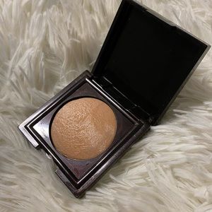 Laura Mercier highlighter